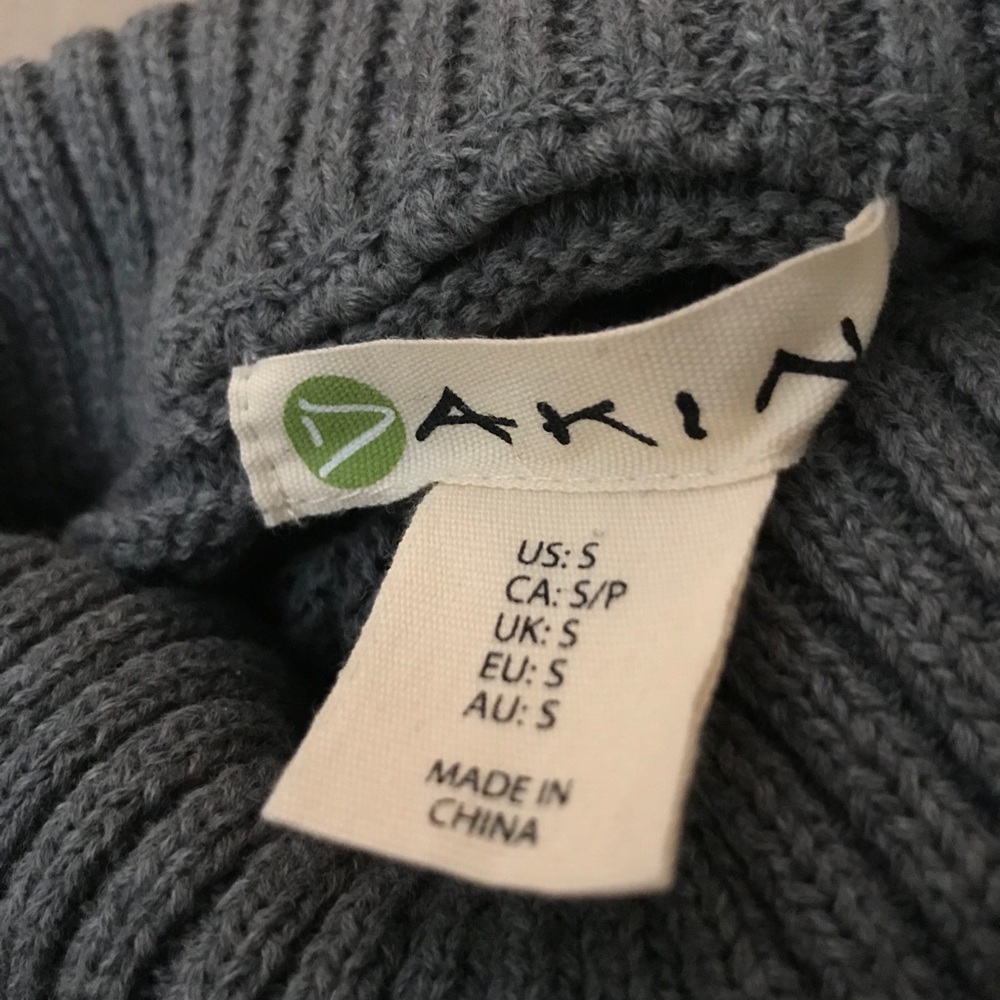 Sweater - Picture 5 of 5